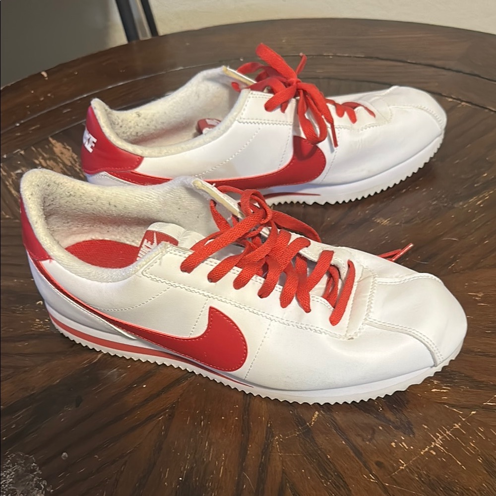 Nike White and Red Sneakers
